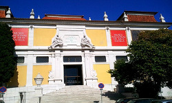 Fachada Museo Nacional de Arte Antiguo en Lisboa